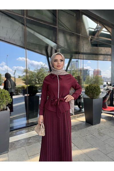 butik hira Pleated Skirt Suit