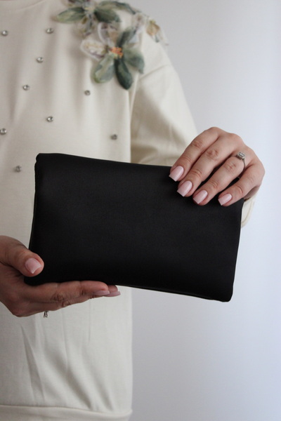 mossi Aron Atelier Black Satin Faux Leather Bow Detailed Chain Strap Evening Dress Clutch Bag