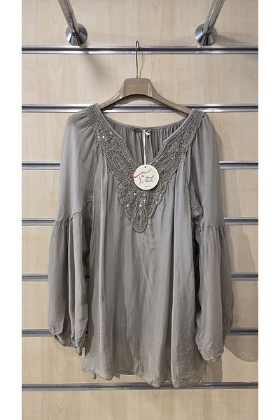 Park Moda Italian Silk Blouse Collar with Lace Sequin Detail