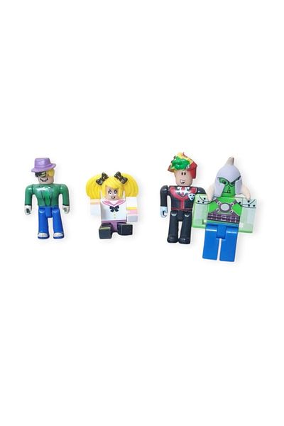 MOAWAVE Set of 4 Roblox-type figures with Multicolor MOAWAVE™ accessories