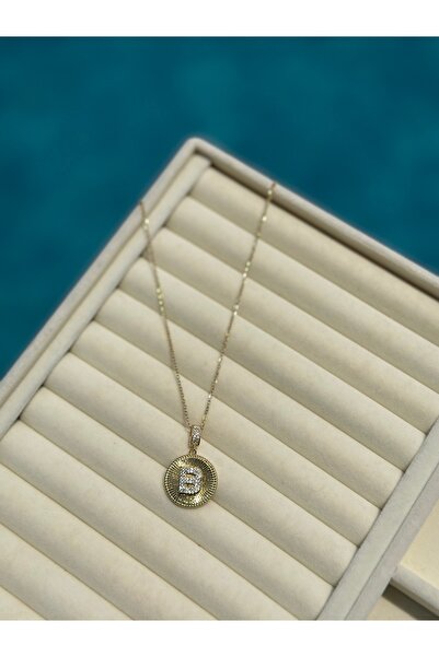 Rüya قلادة حرف B مرصعة بالأحجار