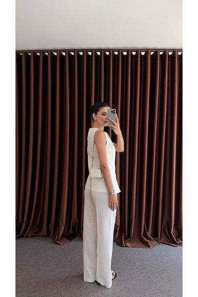 HAZELANNA White Vest-Pants Suit with Gold Drop Buttons