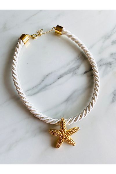 milayk White Straw Drawstring Necklace with Starfish Figure