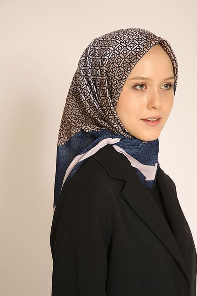 BERCHEM SCARF Akel Transitional Geometric Pattern Scarf – Modern and Stylish Choice
