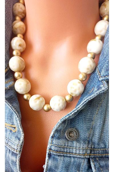 ZeynDesign Bone Color Necklace