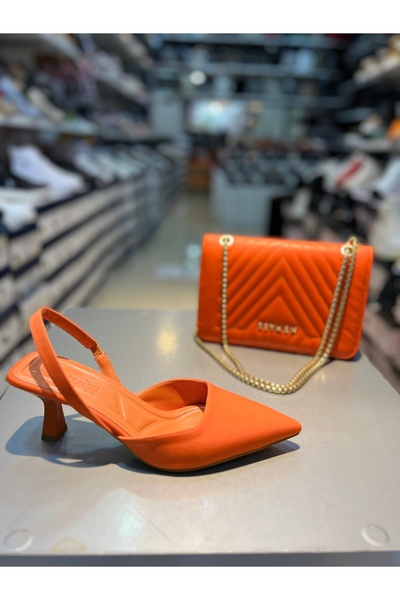 Alphus حذاء نسائي بكعب منخفض مفتوح من الخلف من مادة Serrace،