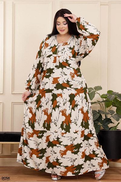 Generies Reception abaya made of viscose with a belt in the middle, treated against shrinkage.