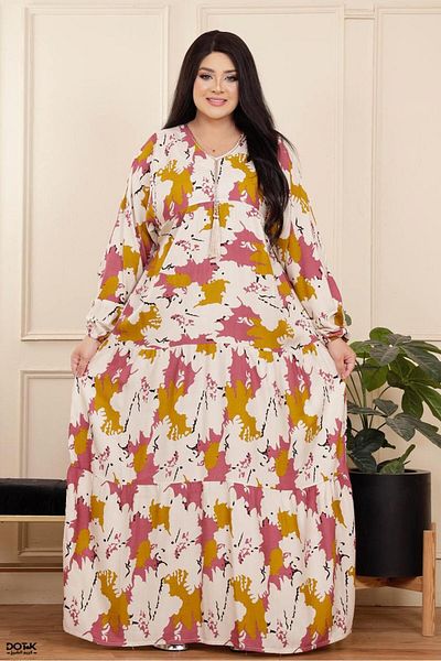Generies Reception abaya made of viscose with a belt in the middle, treated against shrinkage.