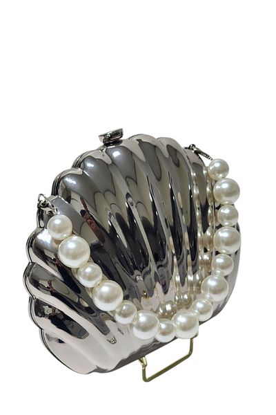OUEEN ELİZABETH Metal Case Musselling Shell Figure Model Pearl Handle Detail Women's Evening Dress Bag