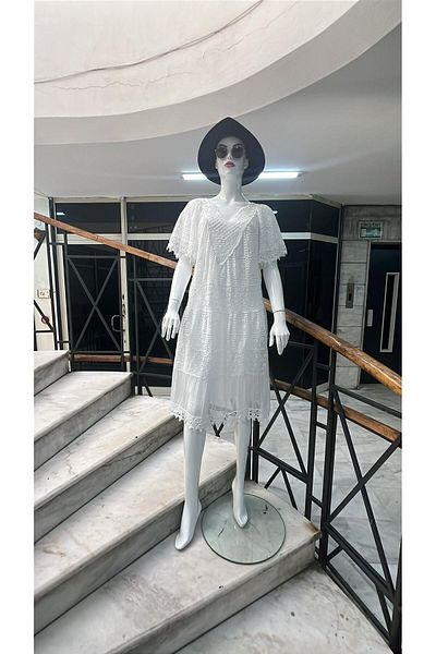 EREN STYLE Italian Sunshine V Neck Silk Detail Lace Dress