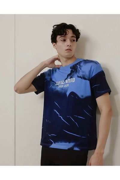ALANAQA Unisex oversized T-shirt with modern fashion design, comfortable and loose