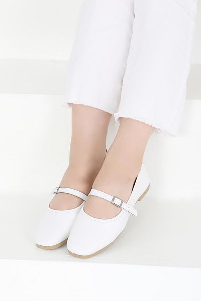 TOFİSA Women's White Belt Buckle Ballerinas - 27401