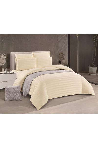 Mark A royal double hotel bedspread to give you elegance and comfort, made of the finest materials, size 240*260 cm