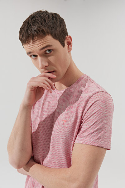 AC&Co / Altınyıldız Classics Rot-weißes, bügelleichtes Slim Fit Jacquard-T-Shirt mit Rundhalsausschnitt für Herren