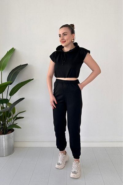 MaziButik Crop Tracksuit Set Black