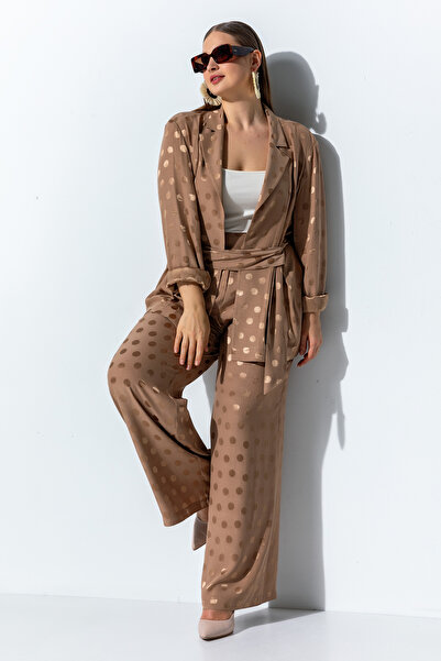 Miss Lilium Puantiye Desenli Kendinden Kemerli Pantolon Ceket Takımı