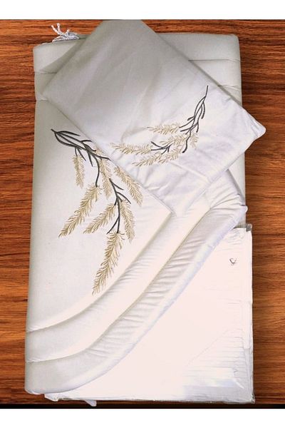 Gerenic Wooded carpets combined with a sheet and a Quran cover - beige