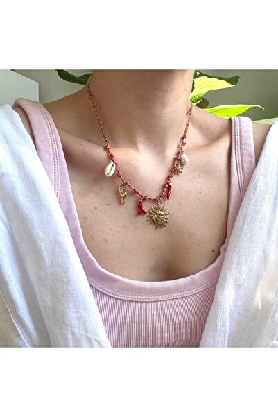 Alice İsstanbul Çelik Kırmızı İpli Güneş&Biber Charm Kolye