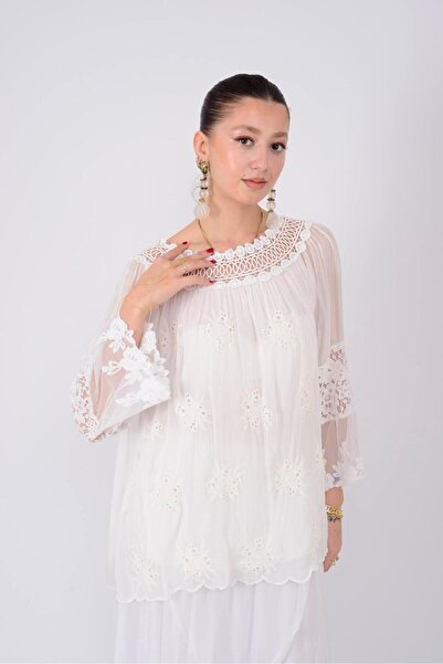 Park Moda 8333 بلوزة حريرية بتفاصيل دانتيل