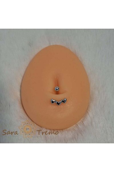 saratremo Piercing pentru buric din argint 925 cu 3 inimioare, 1 cm, bară subțire