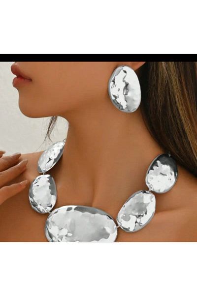 Enanice Elegant Necklace Earrings Set