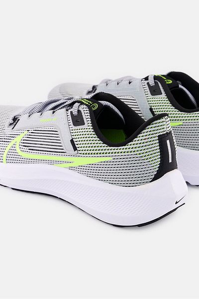 Nike Men Air Zoom Pegasus 40 Lace Up Running Shoes, Grey