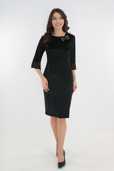 Vanessa Line RO Elegant black velvet dress with gold bow at the neckline