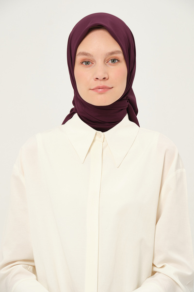 Madame Polo Düz Şifon Kare Eşarp Mürdüm Kaymaz Nefes Alabilen Kumaş 90x90 cm