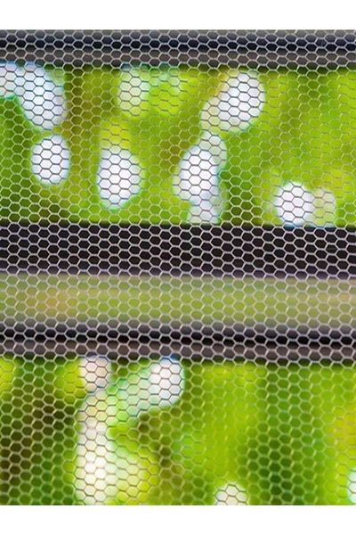 ANTBRO White mosquito net in roll 4×1, 5 m – self-adhesive tape, resistant polyester material