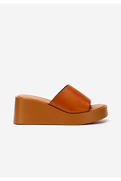 B T Shoes Kamilya camel platform slippers