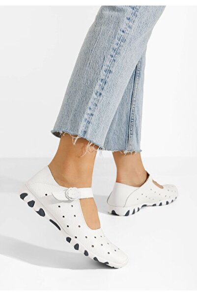 B T Shoes Women's white leather ballet flats Flary