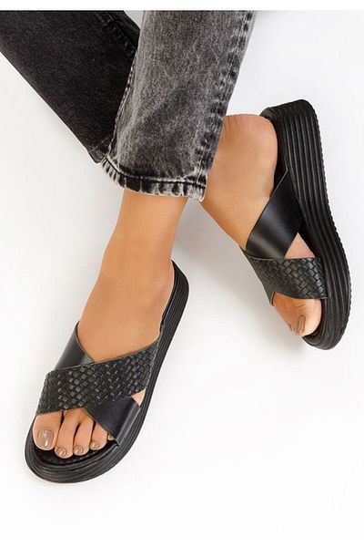 B T Shoes Grado women's black leather slippers