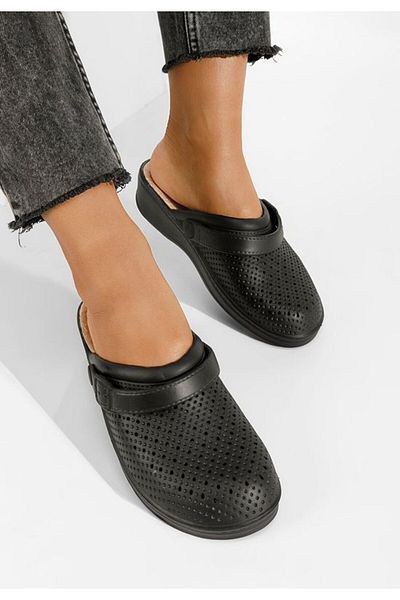 B T Shoes Liberina women's black clogs