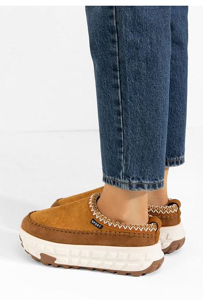 B T Shoes Women's platform clogs Novela camel