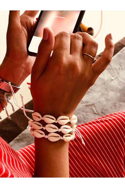 ElectraStore White Shell Bracelet