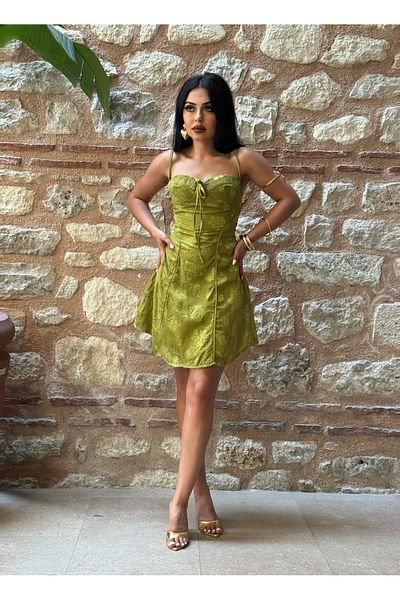 moneta boutique Rochie mini de damă cu bretele din dantelă