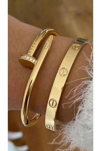 ElectraStore Set of 2 Luxury Golden Bracelets