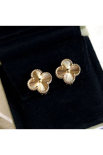 ElectraStore Gold Flower Earrings