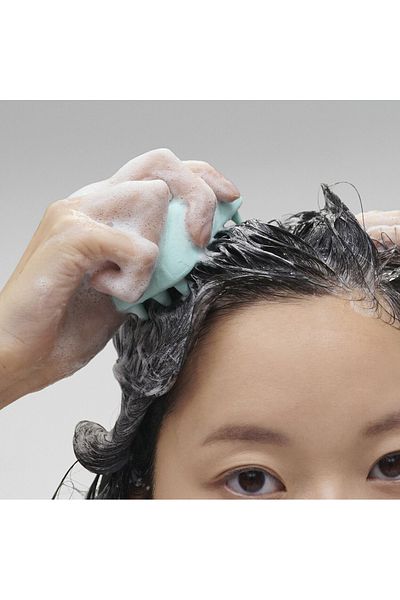 SEPHORA COLLECTION - Scalp Massager – Gently Exfoliates & Stimulates for Healthy Hair & Scalp