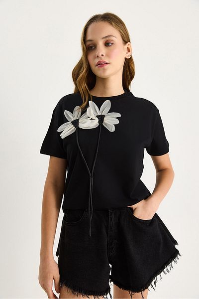 Bianco Lucci Women's Daisy Accessory Short Sleeve Cotton T-Shirt 60602039