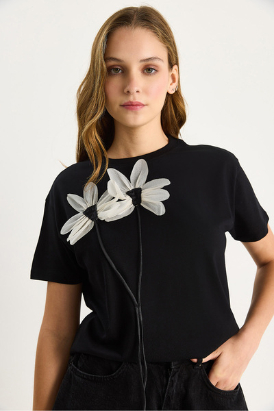 Bianco Lucci Women's Daisy Accessory Short Sleeve Cotton T-Shirt 60602039