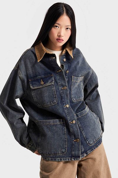 its basic Women's T.Jeans Color 2W5-8 Oversize Button Front Collar Detailed Design Denim Jacket