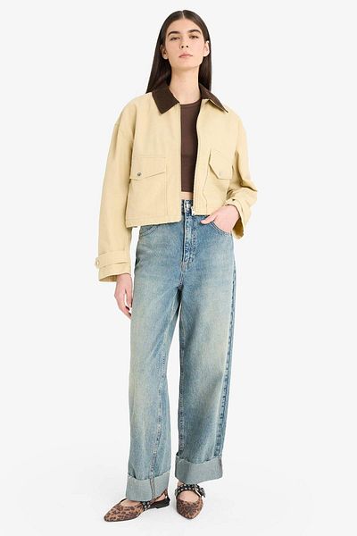 DeFacto Regular Fit Contrast Collar Zippered Pocket Crop Coat E8598Ax25Au