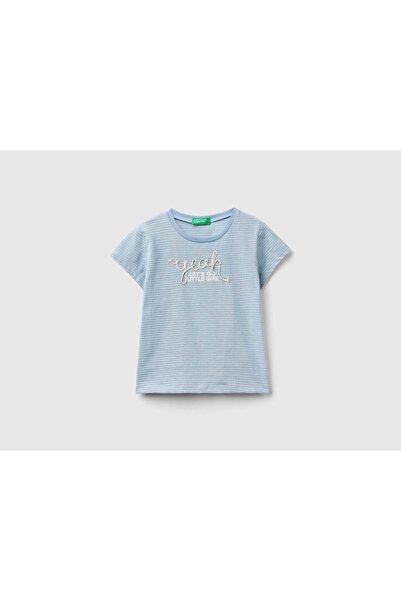 United Colors of Benetton تي شيرت مخطط بأكمام قصيرة للفتيات مع تطريز أمامي
