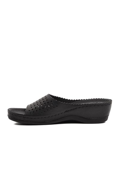 AYK'S Black Women's Slippers 15.034 Z