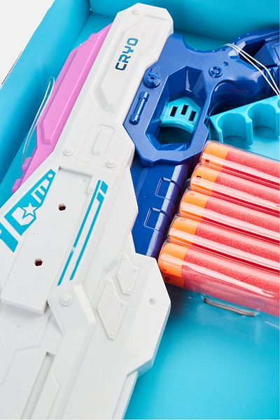 Cryo Agent Anti-Matter Blaster With 10 Mega Darts