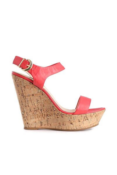 Deriderim Червени обувки на танкетка от естествена кожа