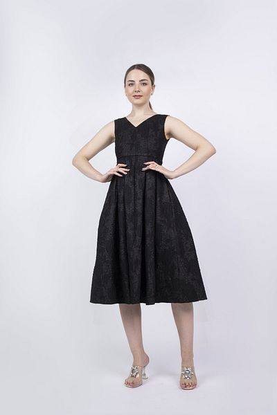 Nichii V-Neck Sleeveless Midi Evening Dress