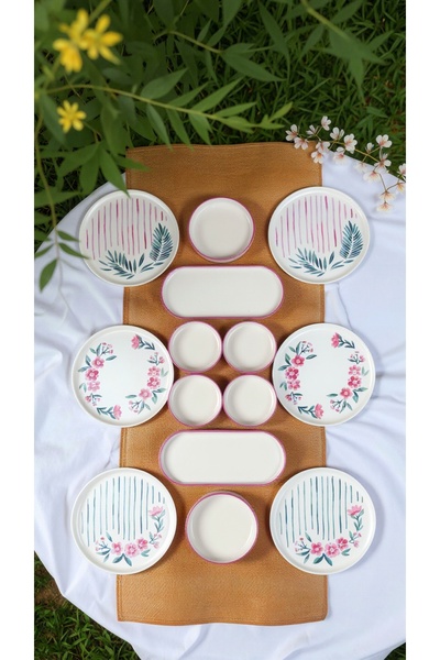 Justyol Sakura 14 Piece Stackable Ceramic Breakfast Set for 6 People - Patterned Presentation Set