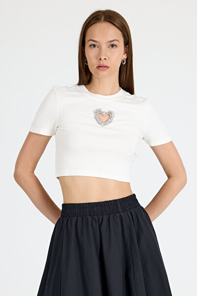 Rays Beyaz Taş İşlemeli Kalp Detaylı Viskoz/Yumuşak Kumaş Crop Tişört 2444